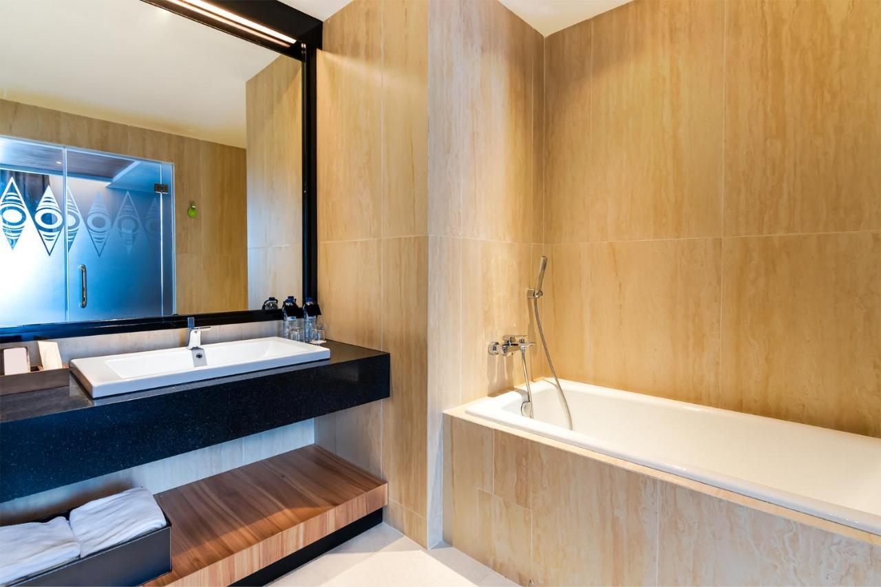 Fox Hotel Джаяпура Екстериор снимка
