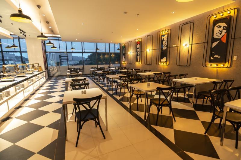 Fox Hotel Джаяпура Екстериор снимка