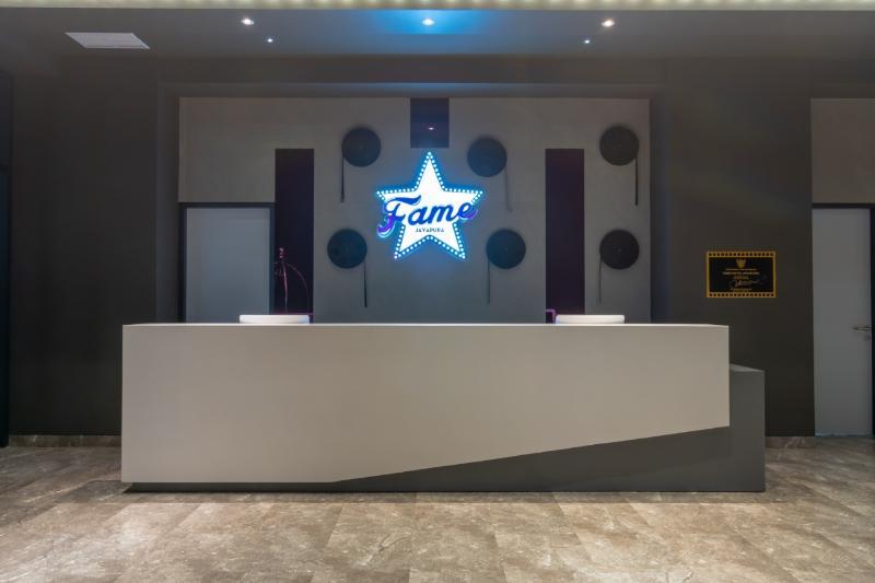 Fox Hotel Джаяпура Екстериор снимка