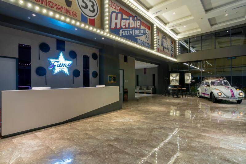 Fox Hotel Джаяпура Екстериор снимка