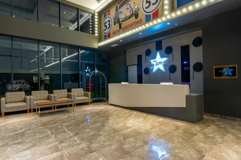 Fox Hotel Джаяпура Екстериор снимка